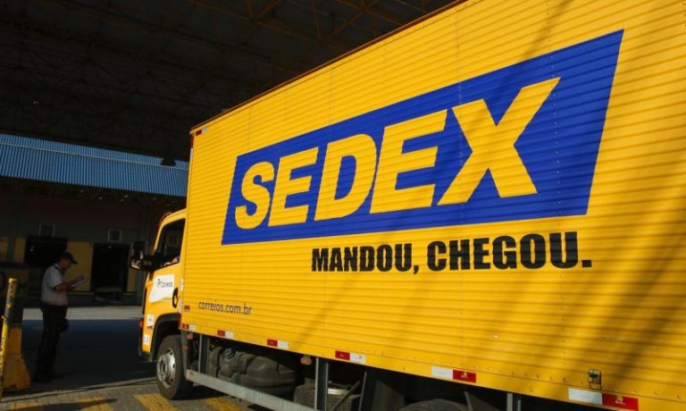 Greve dos Correios termina após decisão judicial