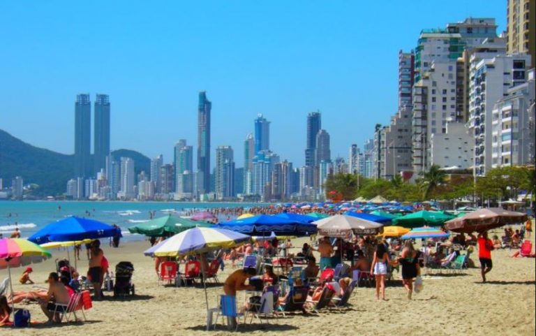 Feriadão, politicagem, campanha e afins – Coluna Ácido Úrico