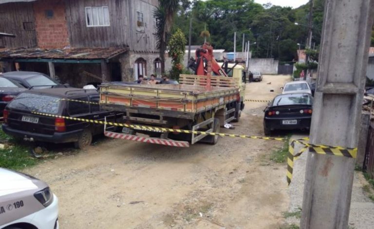 Motorista de caminhão atropela e mata criança de cinco anos na Penha