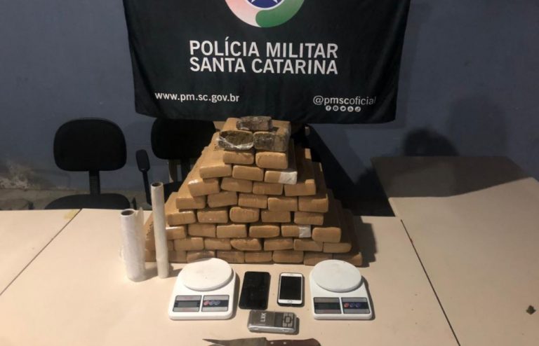 PM de Itajaí e Camboriú apreendem mais de 40 quilos de maconha