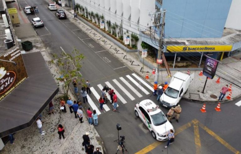 Assalto em Criciúma teve participação de quase 50 pessoas, afirma delegado
