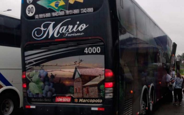Ônibus de sacoleiros é atacado por assaltantes em Penha