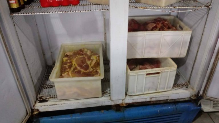 Civil fecha churrascaria servia carne vencida em Itajaí