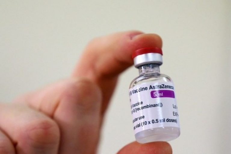 Após negociações, doses da vacina da Índia chegam hoje ao Brasil