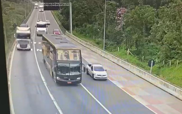Vídeo mostra momento do acidente do ônibus na BR-376