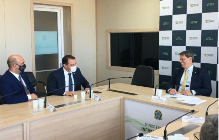 Moisés quer injetar recursos do Estado para acelerar duplicação da BR-470