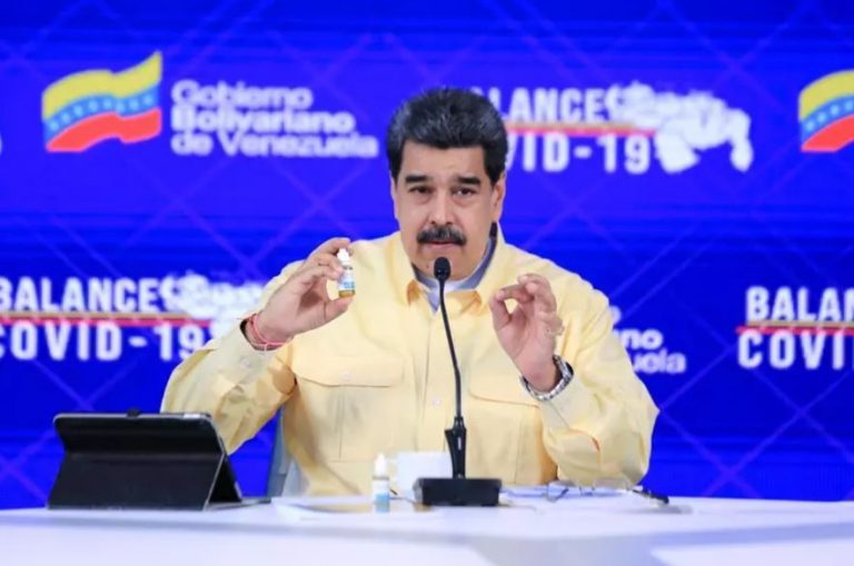 Nicolás Maduro anuncia “gotas milagrosas 100% eficazes” contra o coronavírus