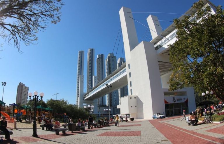 Chinelões danificam elevador da passarela e são detidos pela GM