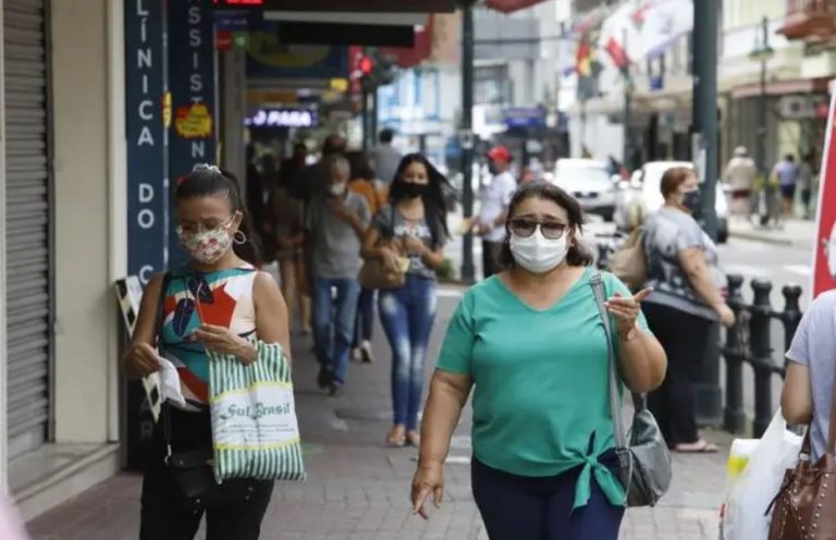 Santa Catarina tem queda de 52,8% no total de casos ativos de covid-19 em 8 semanas