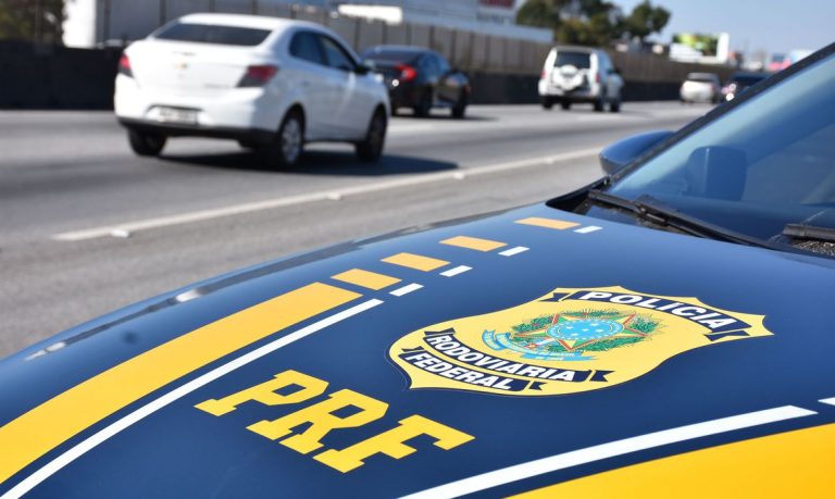 PRF recupera dois carros roubados em menos de quatro horas em Itapema