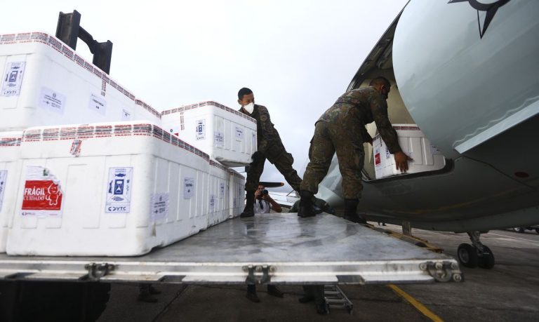 Santa Catarina receberá mais de 308 mil doses de vacina para covid