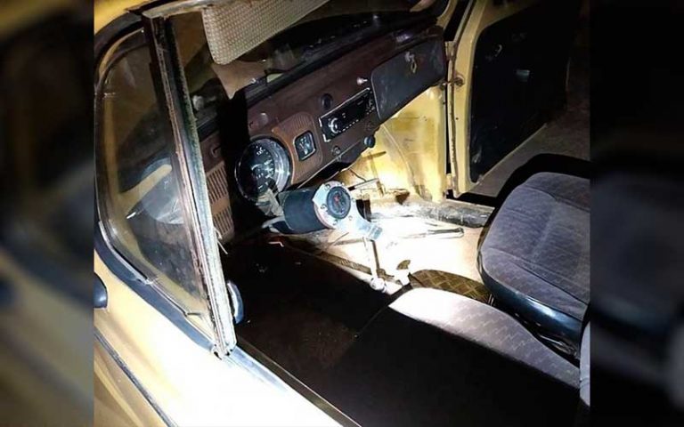 Motorista bêbado é preso dirigindo Fusca sem volante