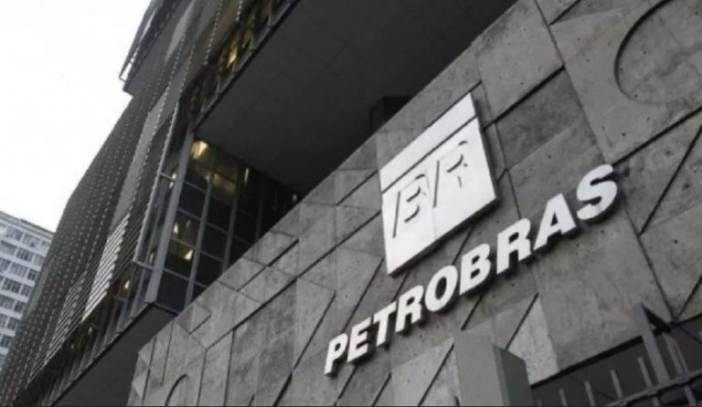 Acionistas da Petrobras registram denúncia contra nomeação de novo presidente