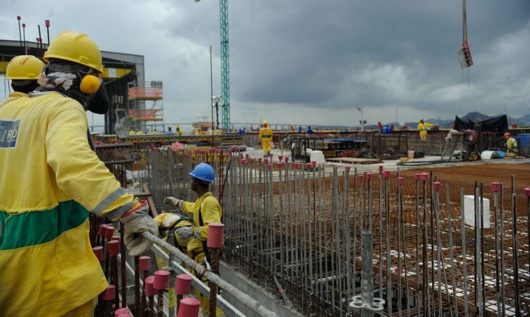 Construção civil tem alta de preços de 2% em março, diz FGV