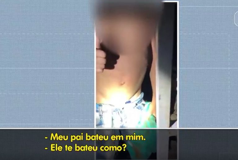 Pai é preso por manter filho de 6 anos preso em jaula