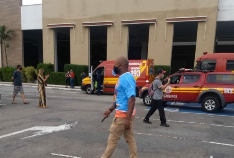 VÍDEO: Incêndio causa evacuação em shopping da Grande Florianópolis