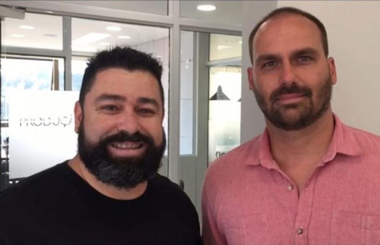 Parece mentira! Vereador quer dar honraria municipal para Eduardo Bolsonaro