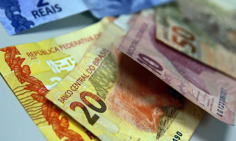 Salário mínimo será de R$ 1.302 a partir de 1º de janeiro de 2023