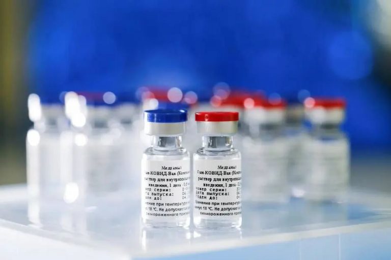 Vereadores ratificam compra de vacina, mas laboratórios não confirmam negociação