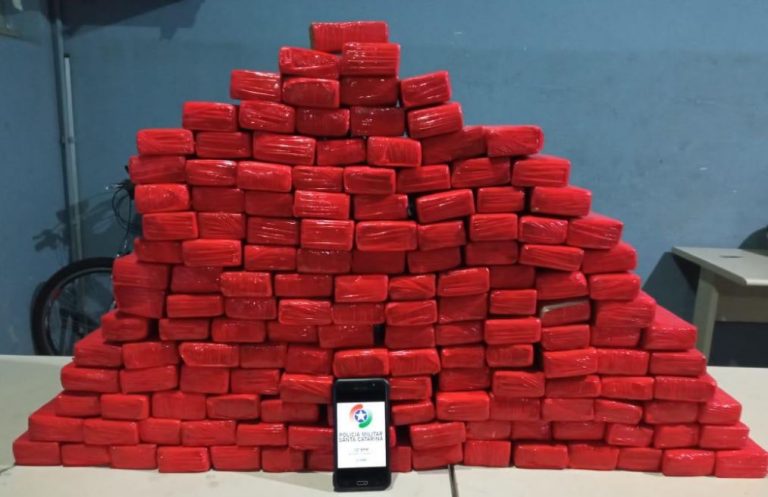 Homens são presos com 81kg de maconha em Balneário