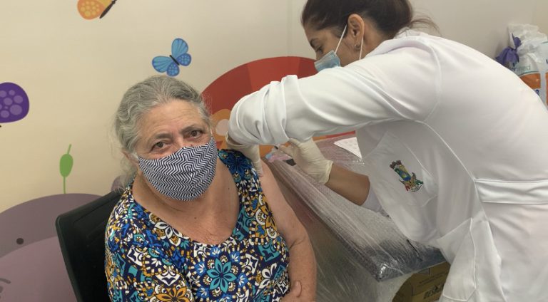 Liminar impede Itapema de vacinar professores antes de idosos