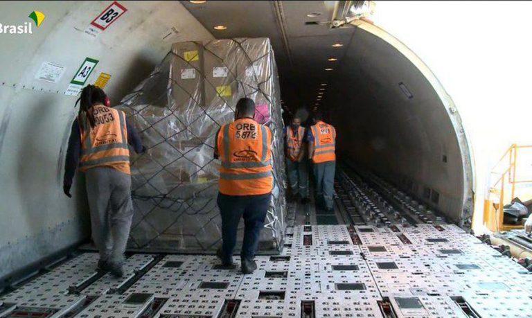 Saúde distribui “mini fábricas de oxigênio” doados por empresas ao SUS