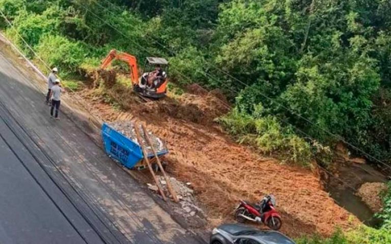 Obra de construtora avança em vegetação de ribeirão na Praia Brava