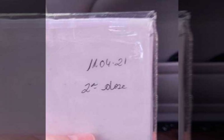 Saúde erra data de 2° dose e monta drive-thru de emergência em BC