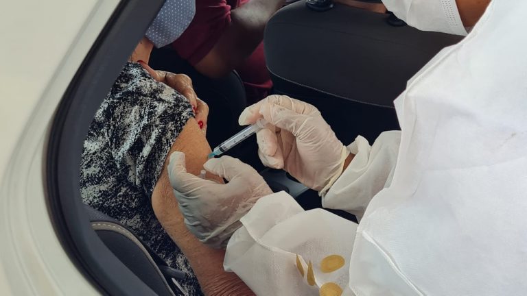 Camboriú inicia vacinação contra o Covid-19 em idosos 64+