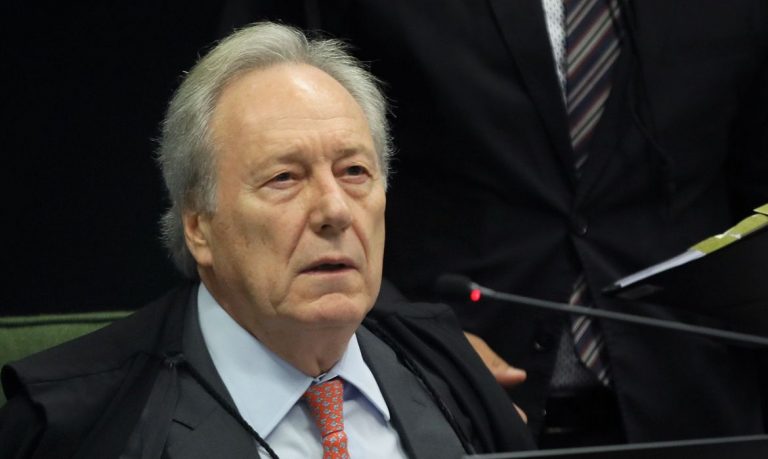 Lula indica Ricardo Lewandowski para cargo no Mercosul