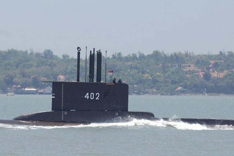 Submarino desaparecido é encontrado com todos os 53 tripulantes mortos