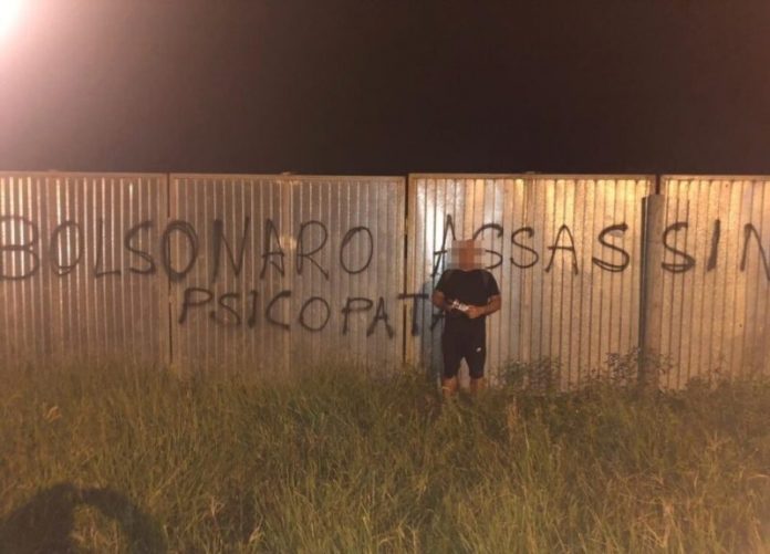 professor-pichacao-bolsonaro-800x576