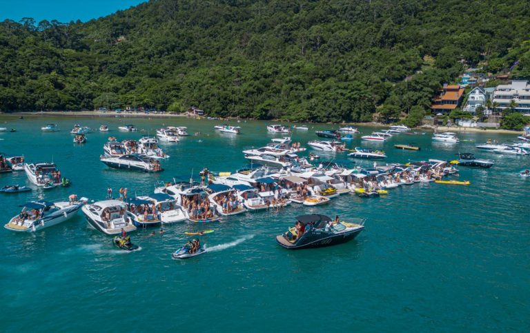 Porto Belo proíbe ancoragem de lanchas no Caixa D’Aço após 19h