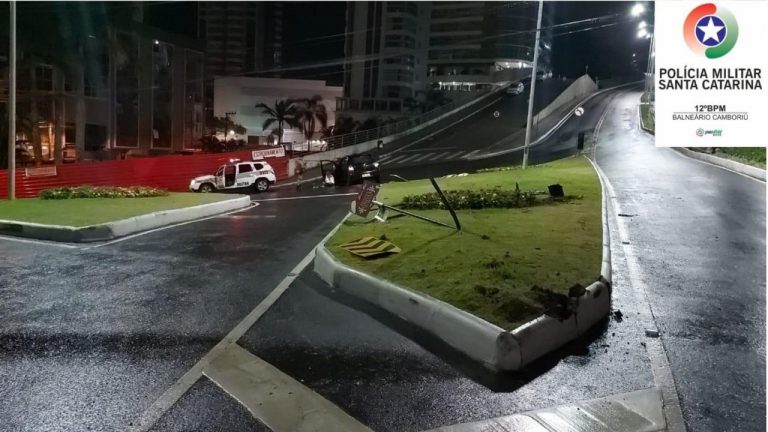 Mulher bêbada voa por cima de canteiro e é presa na Estrada da Rainha