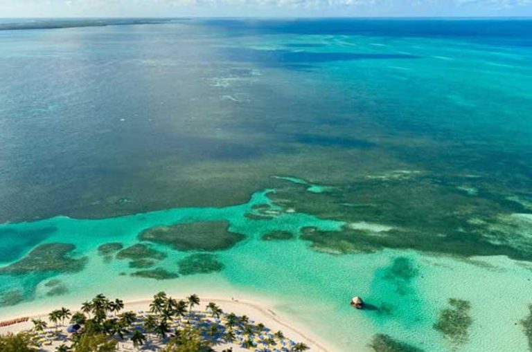 Barco é encontrado à deriva com 20 mortos no Caribe