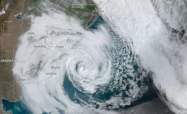 Formação de “Tempestade Roani” sul do Brasil chama atenção do mundo