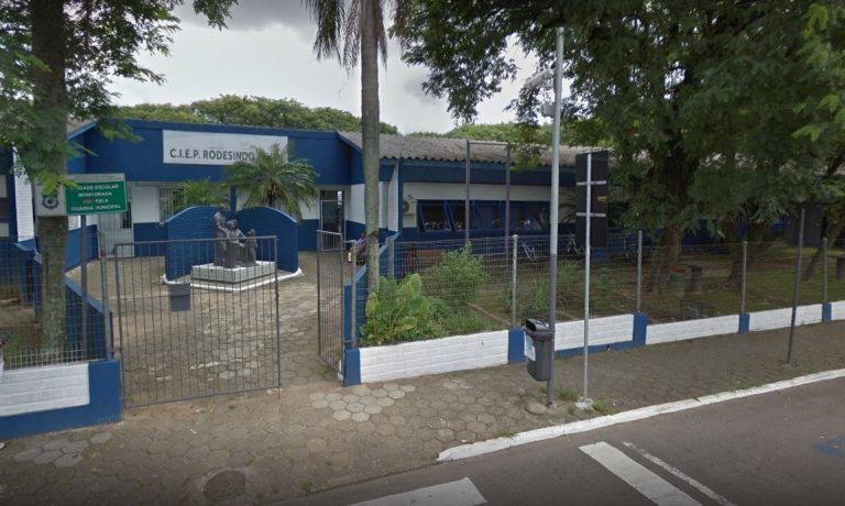 Educação em BC: Alunos sem uniforme, papelarias sem pagamento e a demolição do CIEP