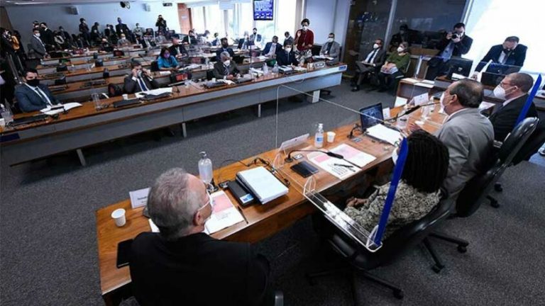 Representante da Covaxin desmente irmãos Miranda na CPI