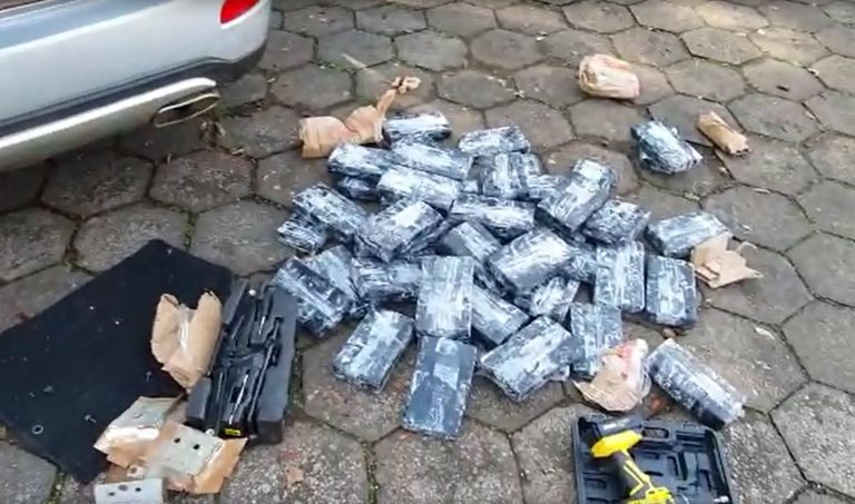 PRF localiza mais de R$ 3 milhões em cocaína escondidos em lataria de camionete
