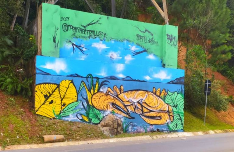 Parque Unipraias transforma torre em arte a céu aberto