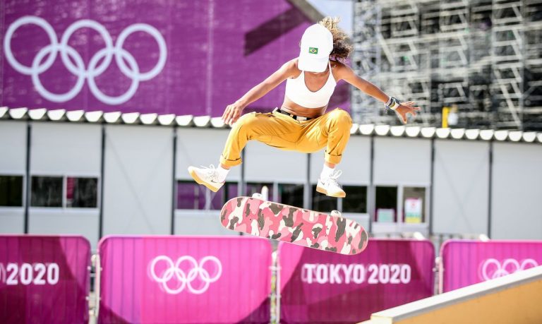 Novos esportes olímpicos: 16 brasileiros competem no surfe e no skate