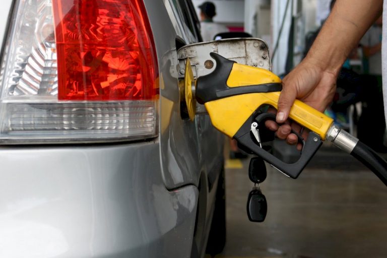 Base de cálculo do ICMS sobre a gasolina terá segundo aumento em 1 mês