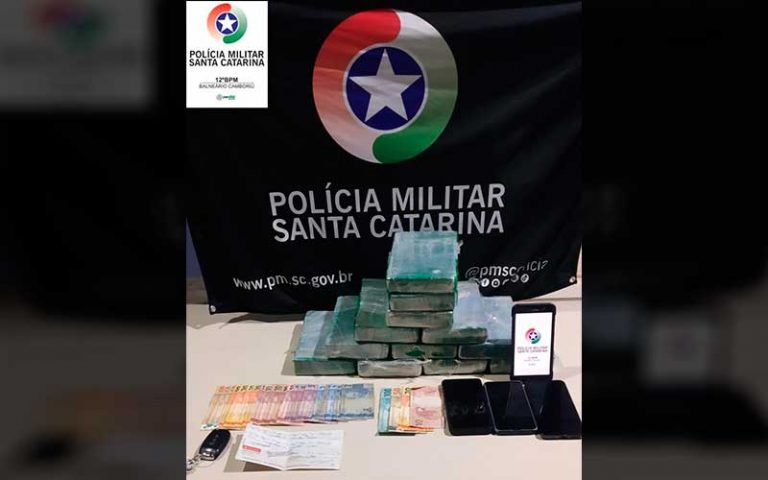 PM apreende 12 quilos de cocaína escondidos em carro em Balneário Camboriú