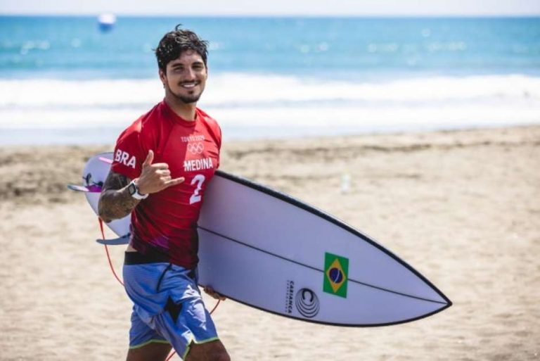 Após recusar vacina contra Covid-19, Medina não disputa etapa do Mundial de Surfe