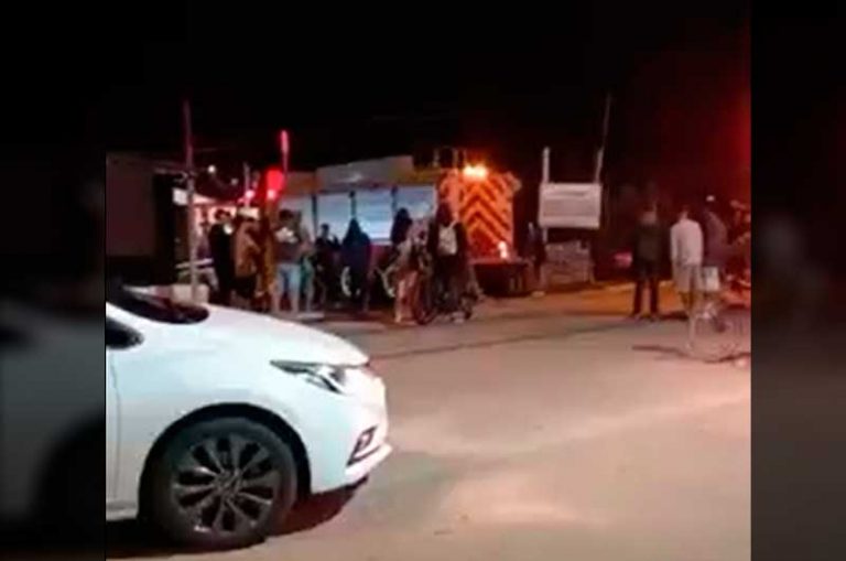 Briga acaba com casa incendiada no Vila Fortaleza
