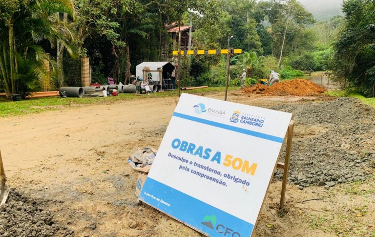Rede coletora de esgoto é iniciada em ruas do Bairro Estaleiro