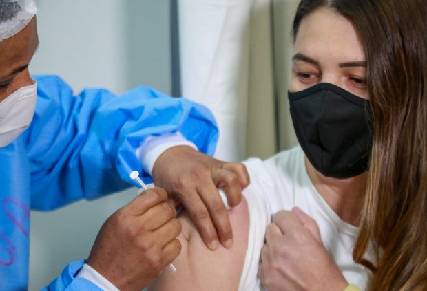 Vacinação para 21 anos começa neste sábado em BC