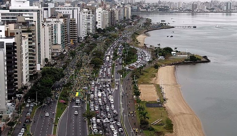 Feriado de 7 de setembro tem manifestações em cidades de SC