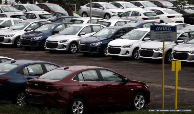 Venda de veículos novos cai 17% em outubro, informa Fenabrave