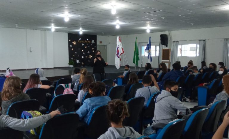 CEM Ivo Silveira recebe Selo Social no “Projeto LetraDaMente”